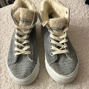 New Tommy Bahama High-Top Sneakers with Shearling Lining